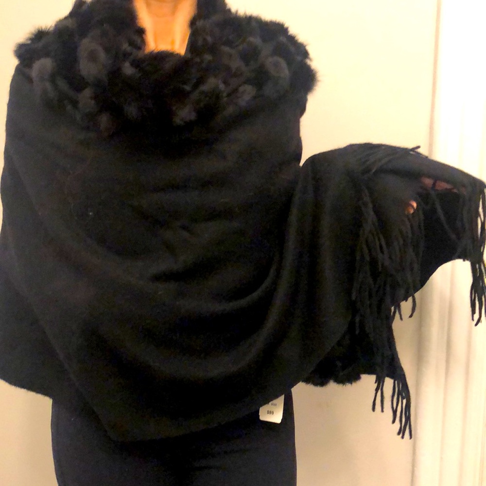 WOOL AND CASHMERE BLACK SCAWL / SCARF. New with tag